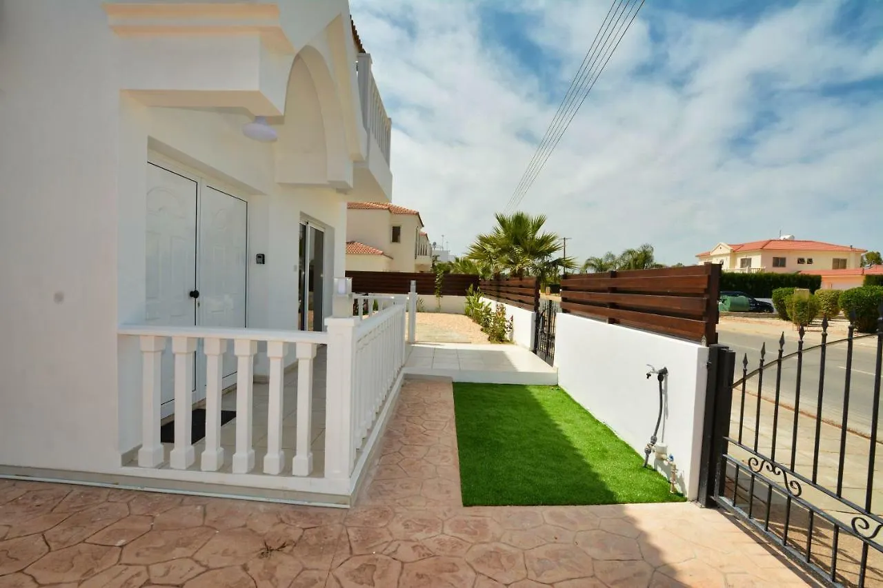 Nissi Palms Villa Aya Napa