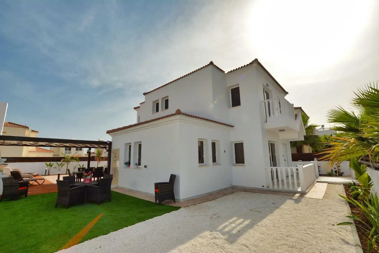 Nissi Palms Villa Aya Napa Kıbrıs